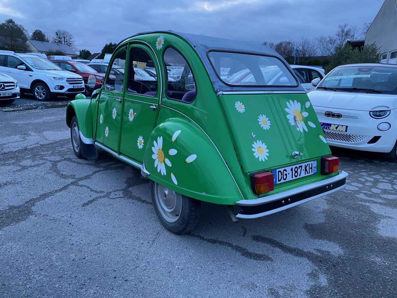 GARAGE DES STUARTS - CITROEN-2CV- BERLINE